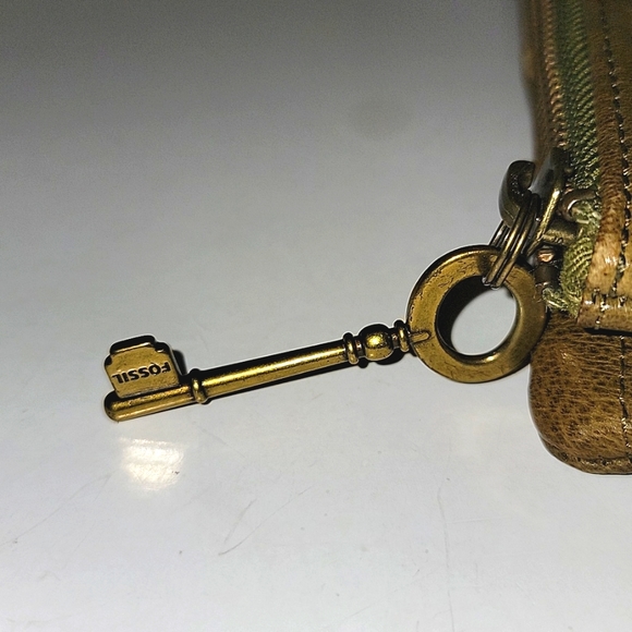 FOSSIL VINTAGE CLUTCH WALLET - Picture 8 of 8